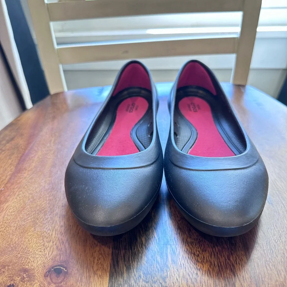 Crocs Eve Flat Shoes Womens Size 9 Black Pink 203404 Lightweight Comfort Slip On